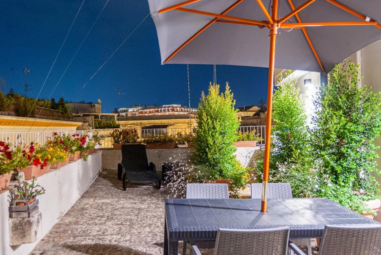 Il Garbino Suite And Apartment Lecce Kültér fotó
