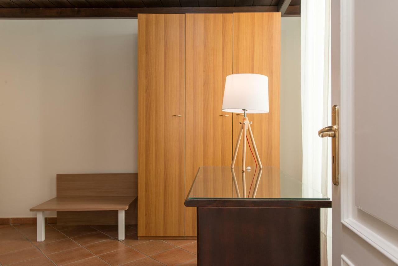 Il Garbino Suite And Apartment Lecce Kültér fotó