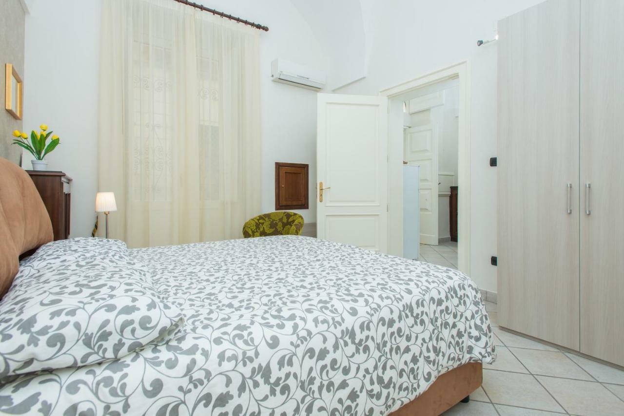 Il Garbino Suite And Apartment Lecce Kültér fotó